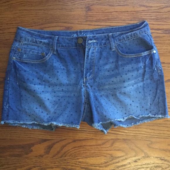 Faded Glory Pants - Women’s size 12 shorts. Faded Glory Pants - Women’s size 12 shorts.